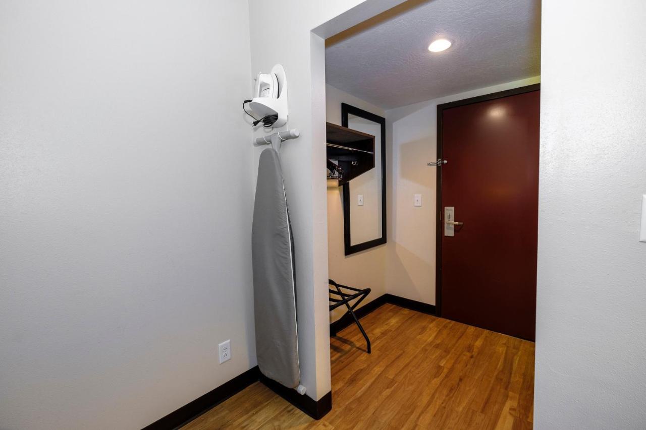 Red Roof Inn Vermillion - U Of South Dakota Экстерьер фото